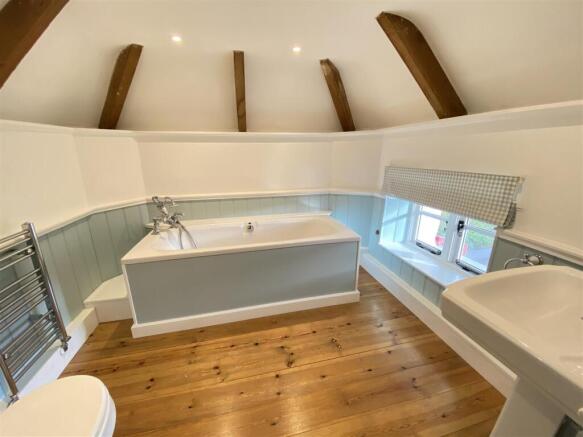 Bed 1 ensuite