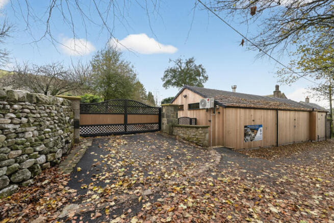 7 bed Detached for sale Image 4