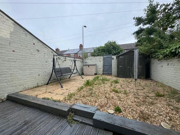 3 bed Terraced to rent Image 4