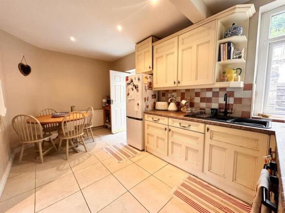 2 bed Terraced for sale Image 6