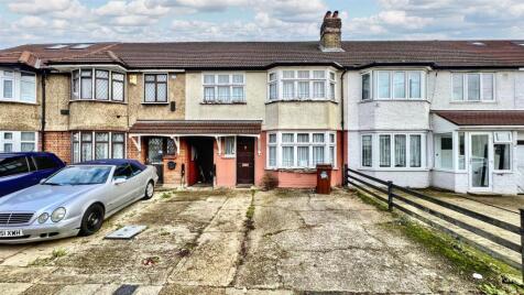 Ash Grove, Heston, TW5