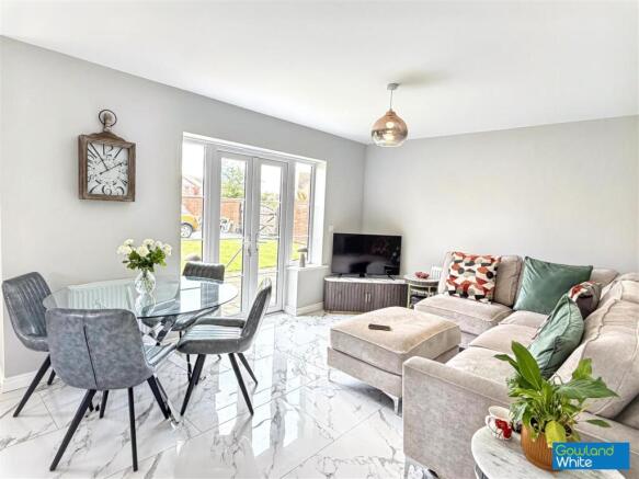 4 bed Detached for sale Image 4