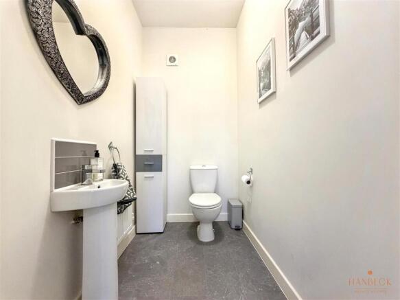 3 bed Terraced for sale Image 9