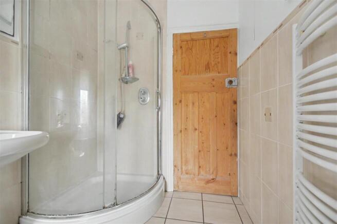 Bathroom_2.jpeg
