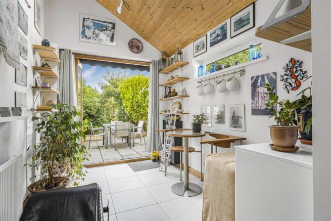 222 Horton Rd, Datchet, Slough SL3 9HL18.JPG