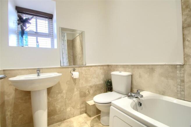 2 bed Flat for sale Image 11