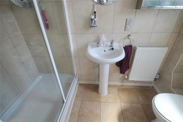 EN-SUITE SHOWER ROOM