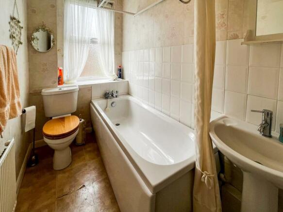 Bathroom.jpg