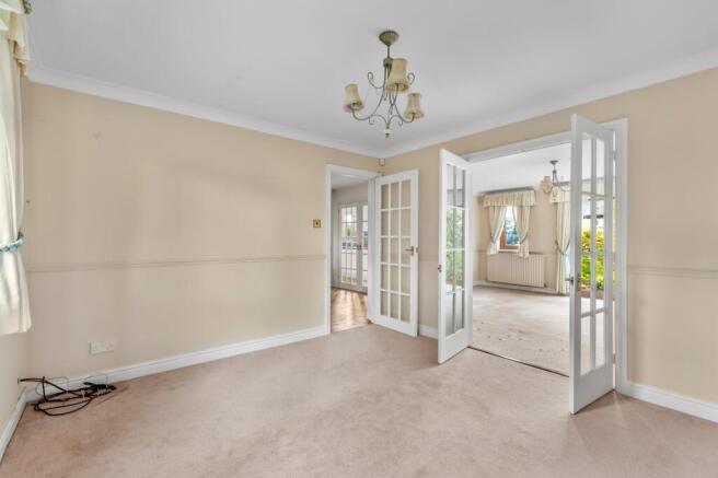 4 bed Detached for sale Image 10