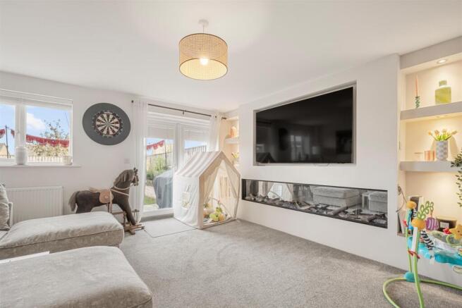 3 bed Semi-Detached for sale Image 7