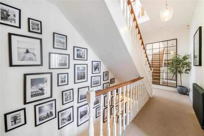 4 bed Terraced for sale Image 8