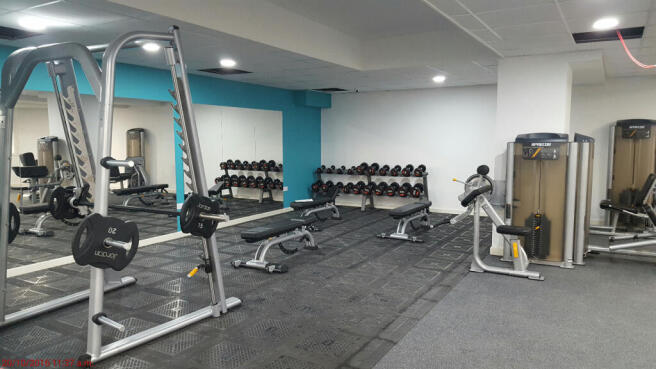 2 bed Apartment to rent Image 9