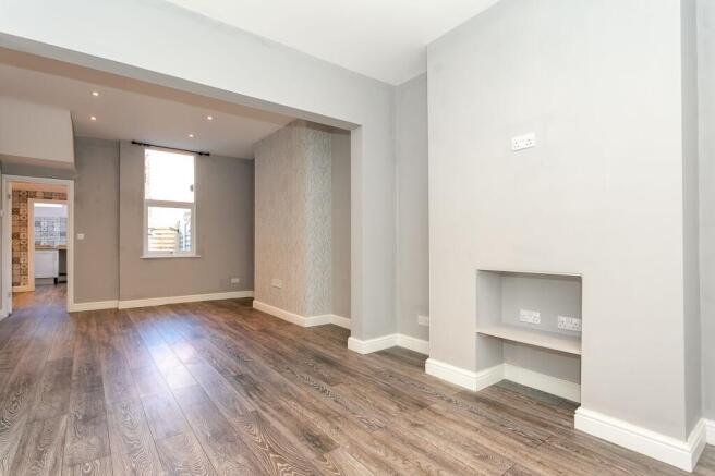 2 bed Terraced for sale Image 7