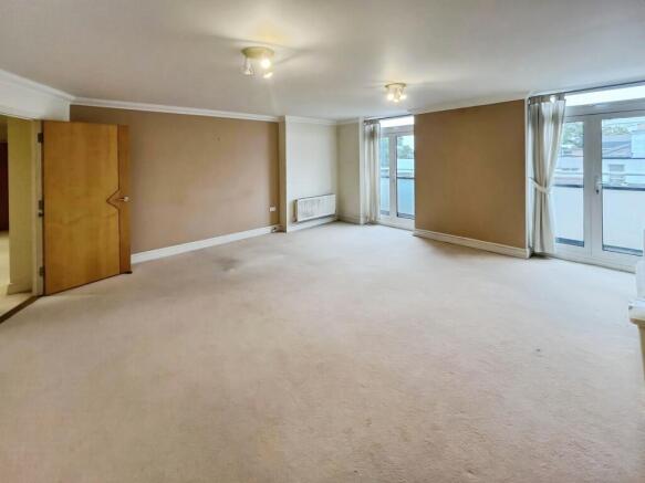 Apartment 6, The Glass House, Windsor Street, Leamington Spa, Warwickshire CV32 5EA photo 4