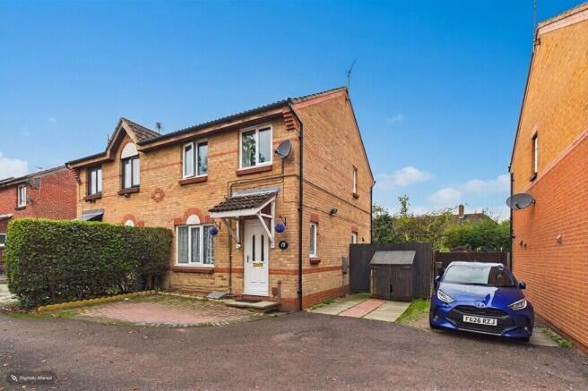 3-bed semi-detached on Weaver Close, Loughborough, £245,000