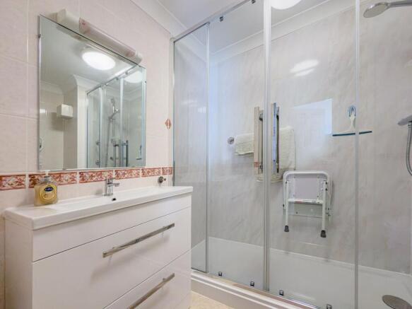 1 bed Ground Flat for sale Image 10
