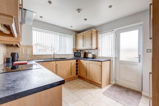 3 bed Detached Bungalow for sale Image 10