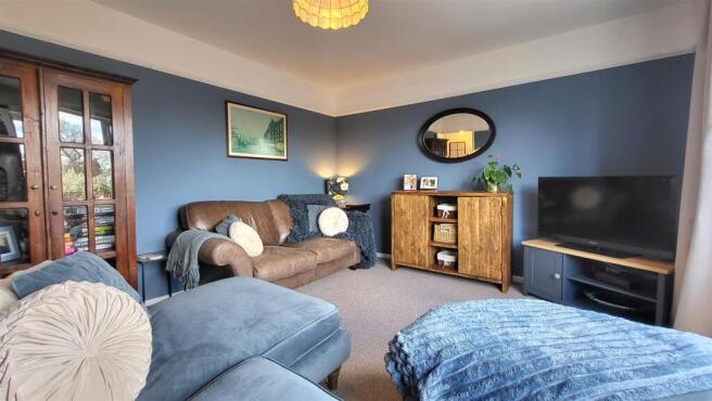 Stoneleigh Court, Longthorpe, Peterborough photo 4