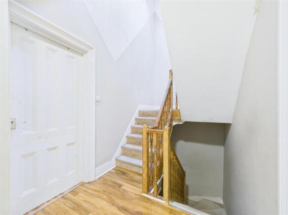 7 bed Semi-Detached for sale Image 9