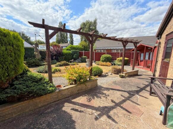 2 bed Detached Bungalow for sale Image 7