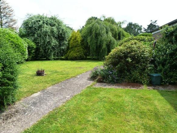 FRONT GARDEN