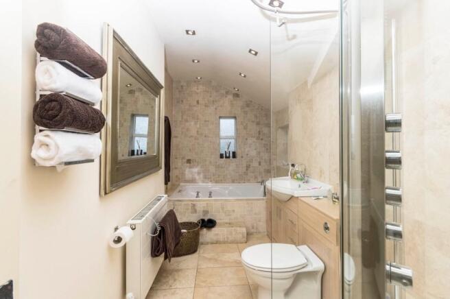 Bath/Shower/WC