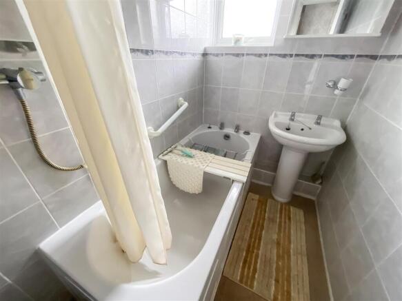 Bathroom.jpg