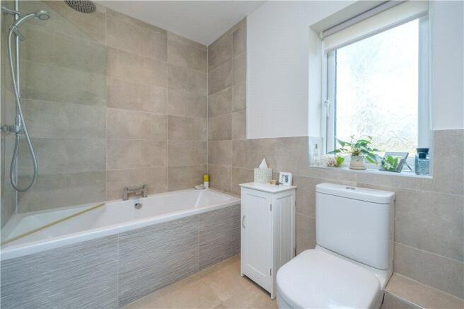 4 bed Detached for sale Image 11