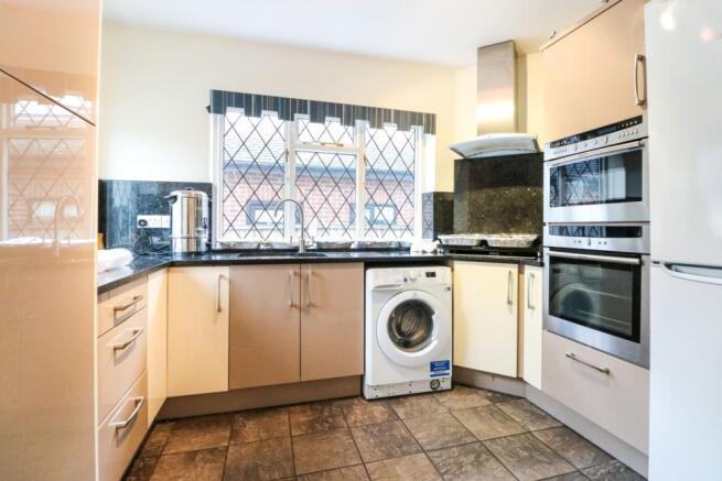 Kitchen / Dining Roo
