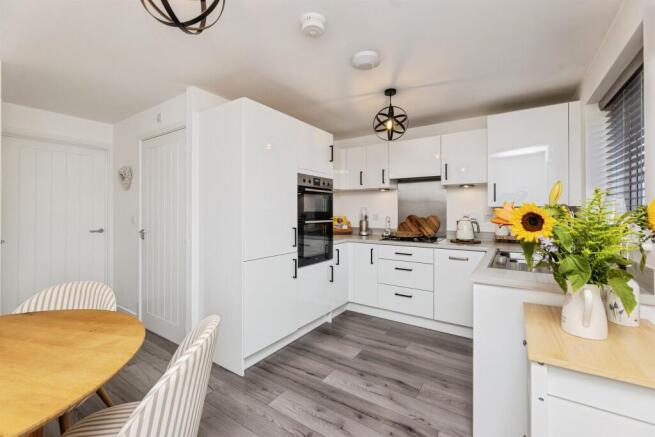 3 bed Town House for sale Image 2
