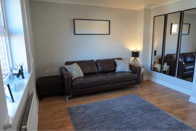 Living Room/Bedroom