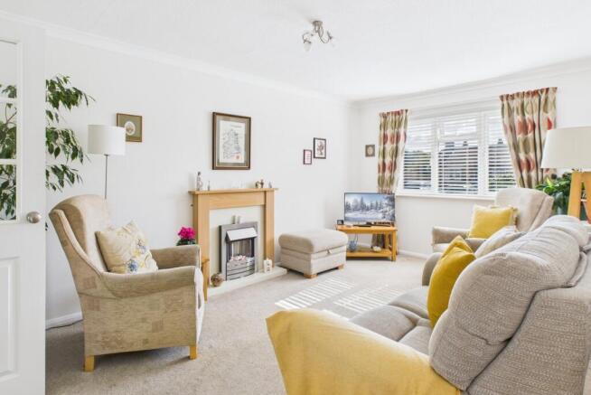 CAM02519G0-PR0345-STILL004