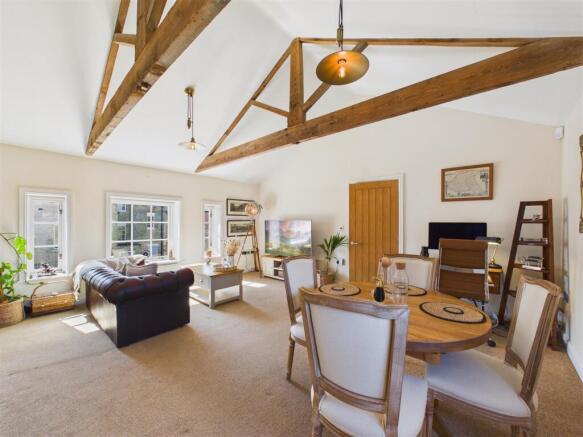 2 bed Apartment for sale Image 4