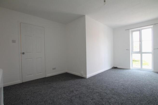 2 bed Apartment to rent Image 5