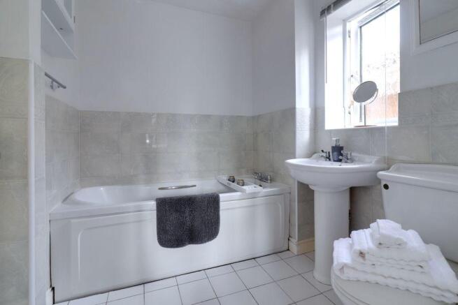 Ensuite to Bed 1