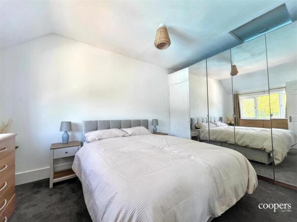 Bedroom (2).jpg