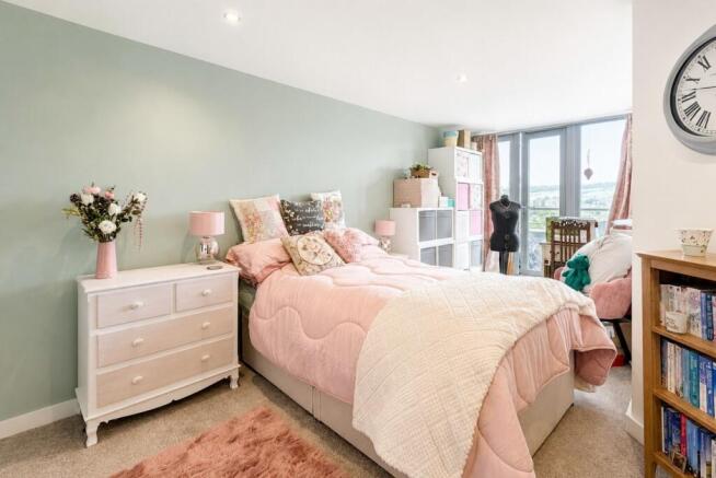 2 bed Flat for sale Image 11