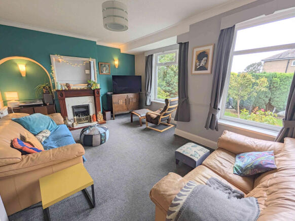 15 Lower Crow Nest Drive, Lightcliffe, HX3 8UN photo 4