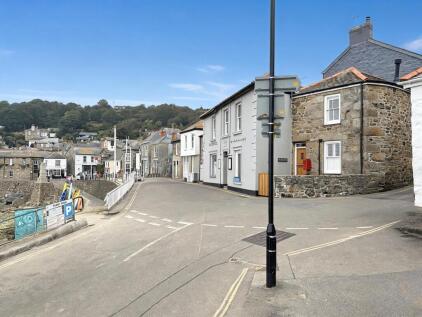 North Cliff, Mousehole, TR19