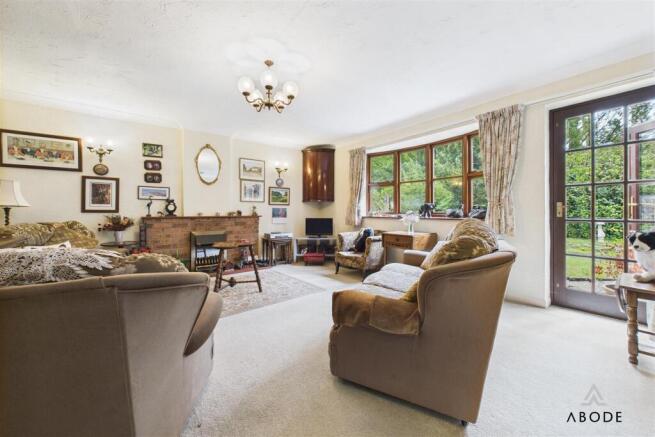 Sycamore Close, Uttoxeter, Staffordshire photo 3