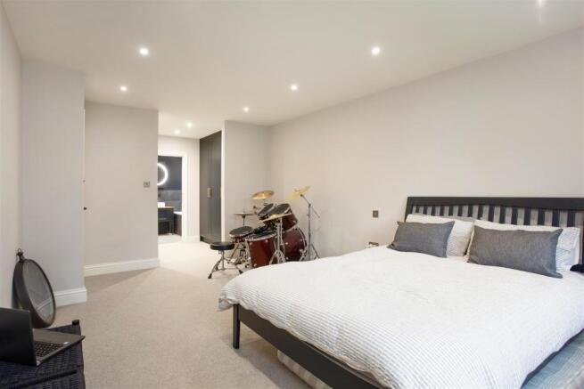 59 Aldenham Avenue 291909 (26).jpg