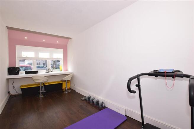 Bedroom 5 /Study