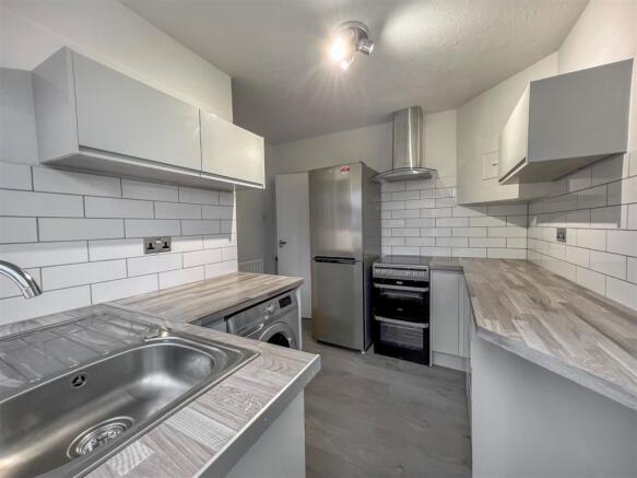 kitchen 1.jpg