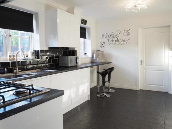 Fitted Breakfast Kitchen 964