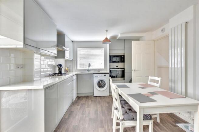 Kitchen_1.jpeg
