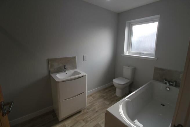 BATHROOM (4).JPG