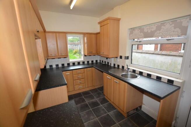 2 bed Semi-Detached to rent Image 4