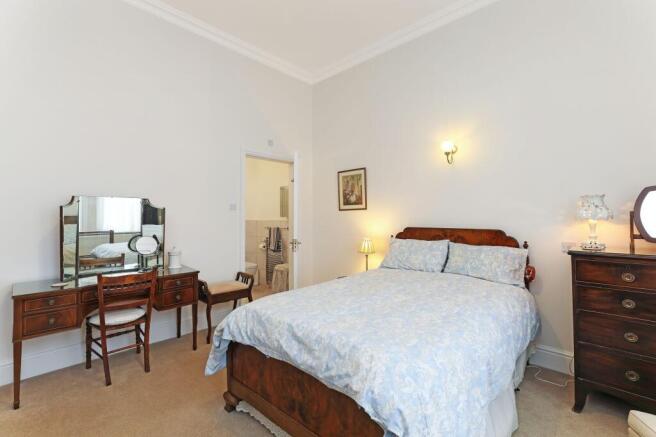 4 bed Semi-Detached for sale Image 6