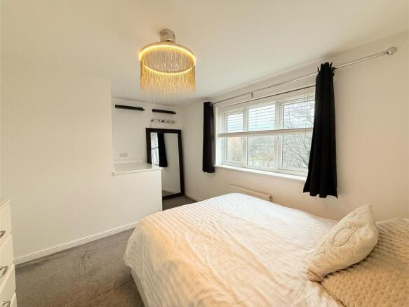 2 bed Semi-Detached for sale Image 12