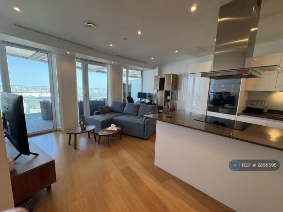 Living Area & Open Plan Kitchen